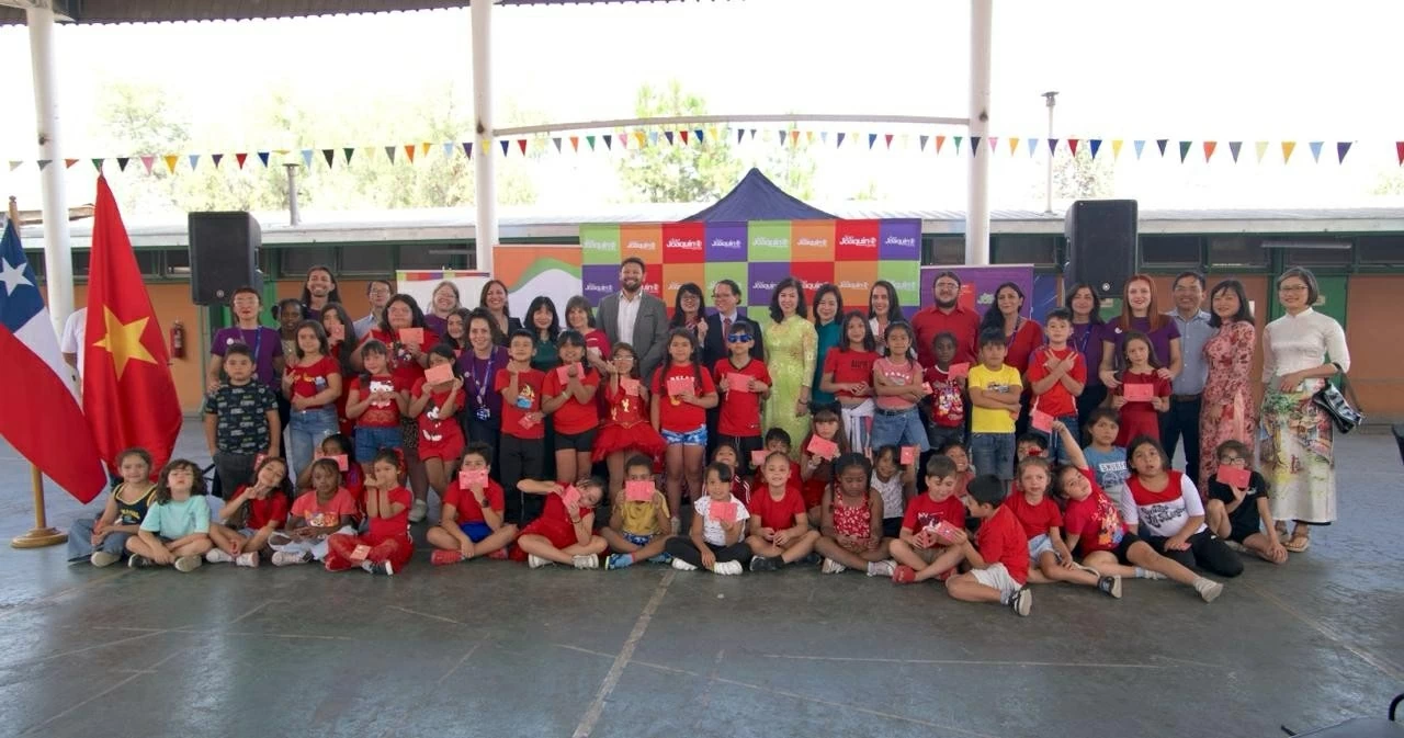55 năm quan hệ Việt Nam-Chile: Tình hữu nghị được thế hệ trẻ tiếp nối 55 năm quan hệ Việt Nam-Chile: Tình hữu nghị được thế hệ trẻ tiếp nối