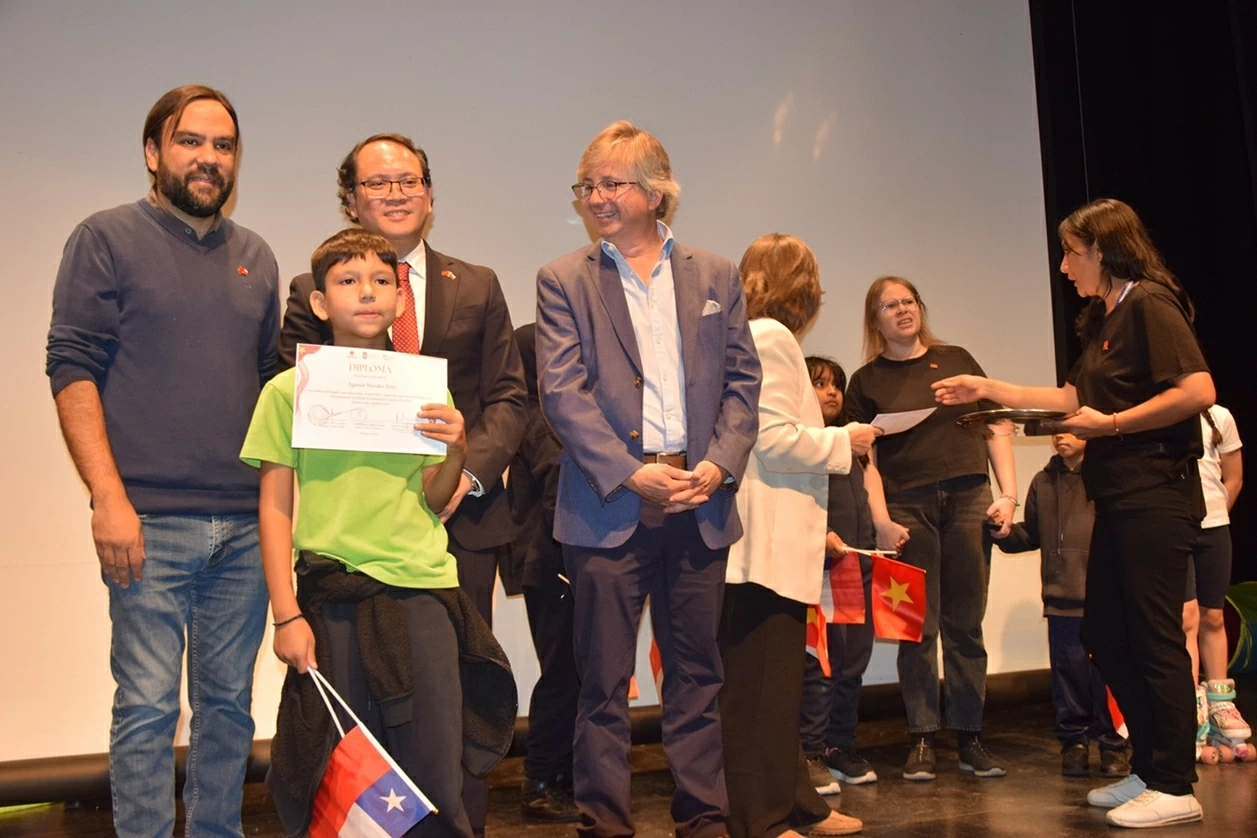 55 năm quan hệ Việt Nam-Chile: Tình hữu nghị được thế hệ trẻ tiếp nối 55 năm quan hệ Việt Nam-Chile: Tình hữu nghị được thế hệ trẻ tiếp nối