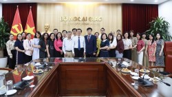 Chi bộ Báo Thế giới và Việt Nam sinh hoạt chuyên đề về kỹ năng sáng tạo tác phẩm báo chí trong xây dựng Đảng