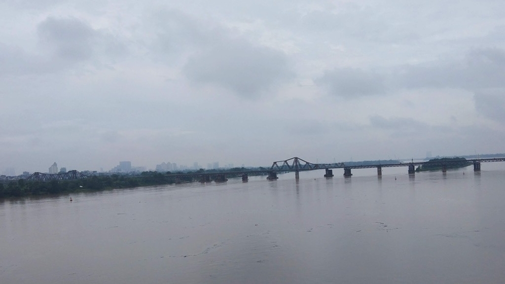 Hà Nội: Tạm dừng toàn bộ phương tiện qua cầu Long Biên sửa chữa đột xuất