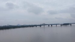 Hà Nội: Tạm dừng toàn bộ phương tiện qua cầu Long Biên sửa chữa đột xuất