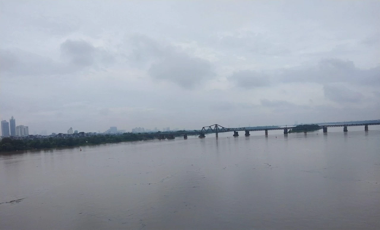 Hà Nội: Cấm toàn bộ phương tiện lưu thông trên cầu Long Biên trong 60 ngày Hà Nội: Cấm toàn bộ phương tiện lưu thông trên cầu Long Biên trong 60 ngày