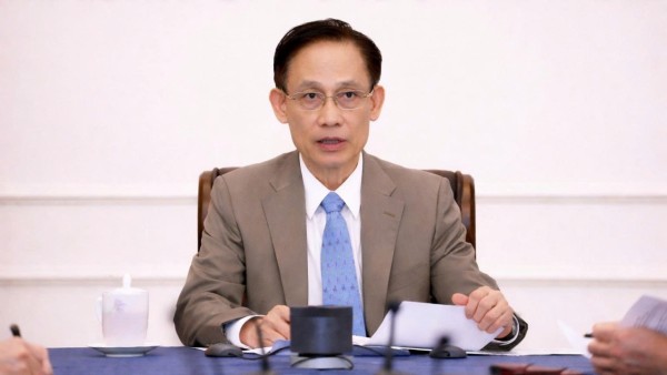 Bộ trưởng Ngoại giao Lê Hoài Trung điện đàm với Bộ trưởng Ngoại giao Philippines Maria Theresa Lazaro