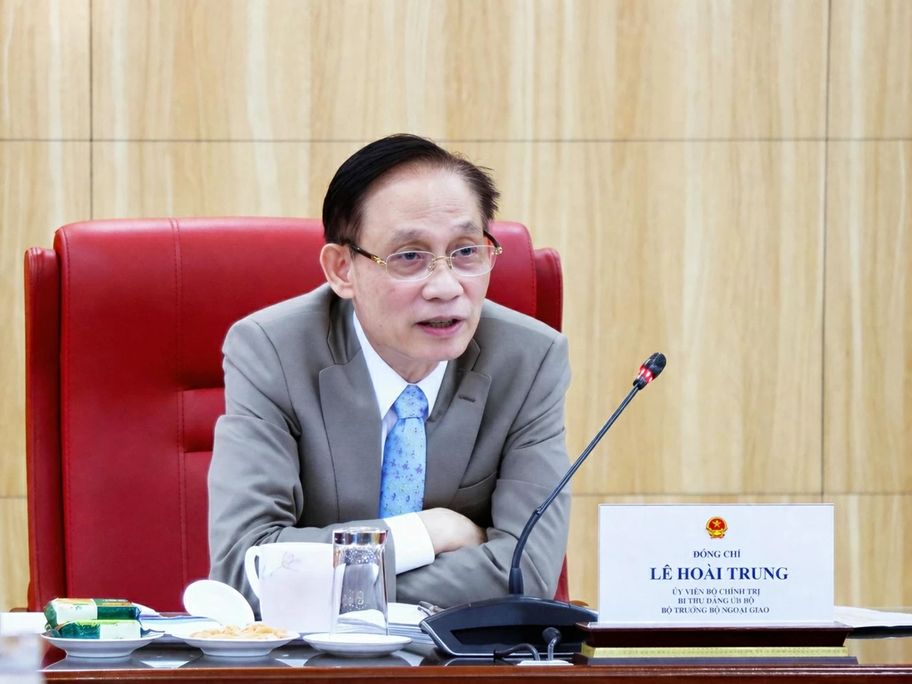 Bộ Ngoại giao triển khai đồng bộ các nhiệm vụ chuyển đổi số trong toàn ngành Bộ Ngoại giao triển khai đồng bộ các nhiệm vụ chuyển đổi số trong toàn ngành