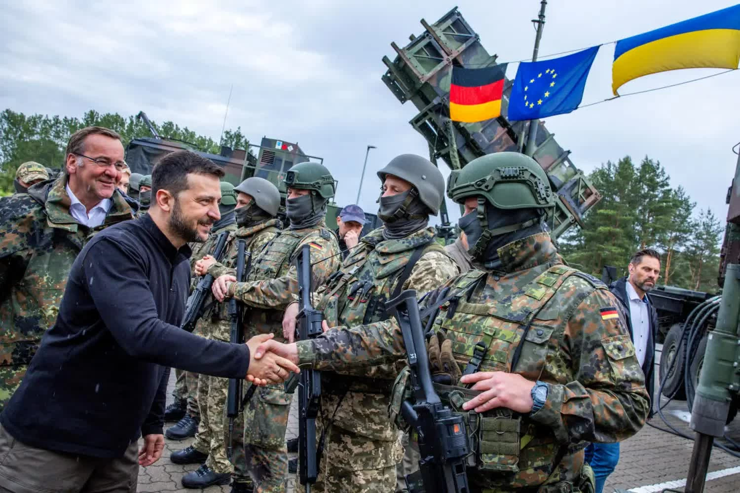 Triển vọng đàm phán về vấn đề Ukraine: Khi khó khăn nội tại và biến động quốc tế thu hẹp cánh cửa hoà bình Triển vọng đàm phán về vấn đề Ukraine: Khi khó khăn nội tại và biến động quốc tế thu hẹp cánh cửa hoà bình