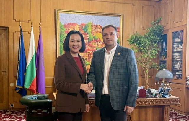 Việt Nam-Bulgaria đẩy mạnh hợp tác địa phương tại cố đô Veliko Tarnovo