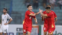 Thắng Bangladesh, đội tuyển Việt Nam tiến gần top 100 FIFA