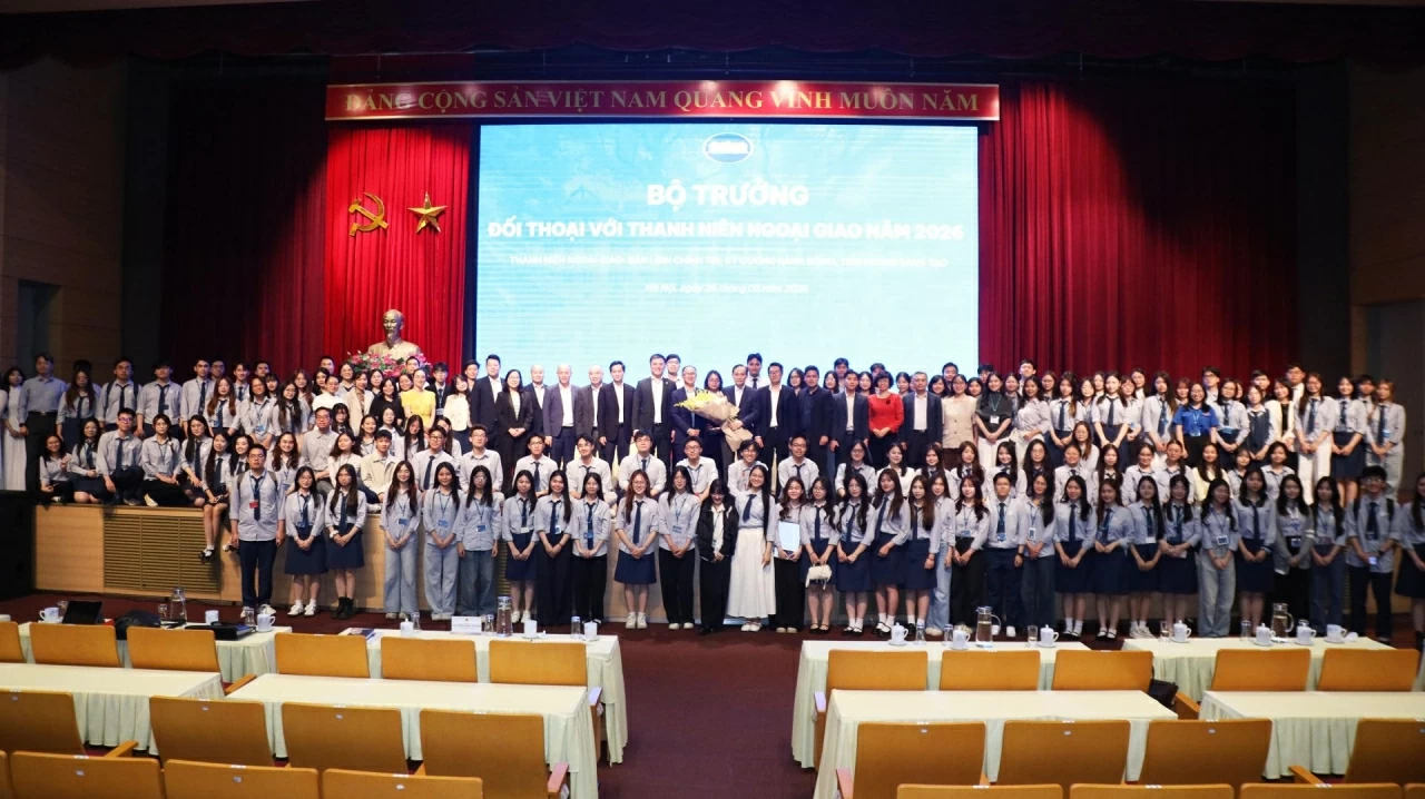 Các đại biểu tham dự Chương trình chụp ảnh lưu niệm. (Ảnh: Thành Long) Các đại biểu tham dự Chương trình chụp ảnh lưu niệm. (Ảnh: Thành Long)