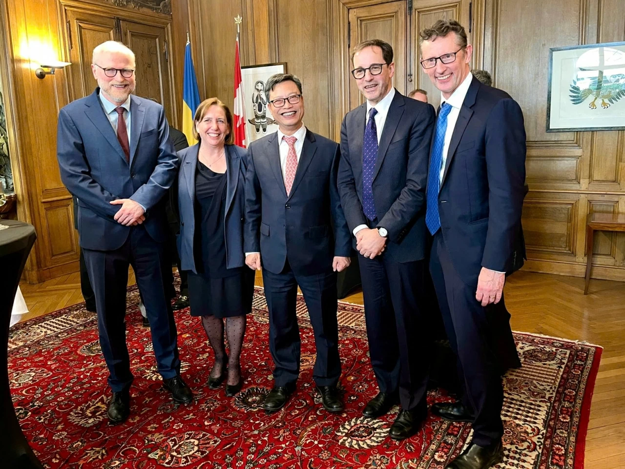 Đại sứ Việt Nam tại Pháp Trịnh Đức Hải gặp Đại sứ, Đại biện các nước thành viên Chương trình Đông Nam Á của OECD (SEARP) Đại sứ Việt Nam tại Pháp Trịnh Đức Hải gặp Đại sứ, Đại biện các nước thành viên Chương trình Đông Nam Á của OECD (SEARP)