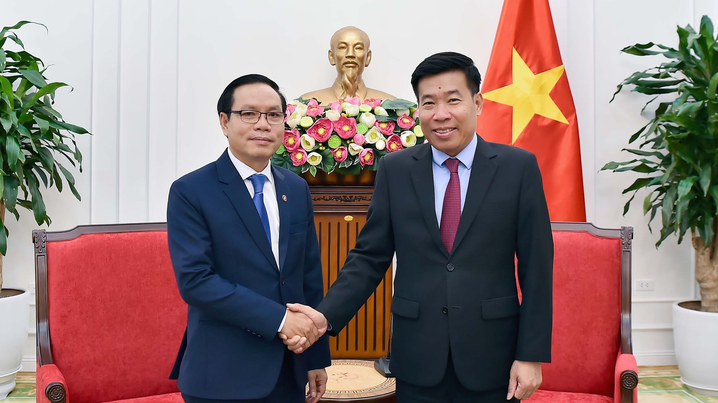 Ủy viên Trung ương Đảng, Thứ trưởng Ngoại giao Nguyễn Mạnh Cường tiếp Thứ trưởng Ngoại giao Lào