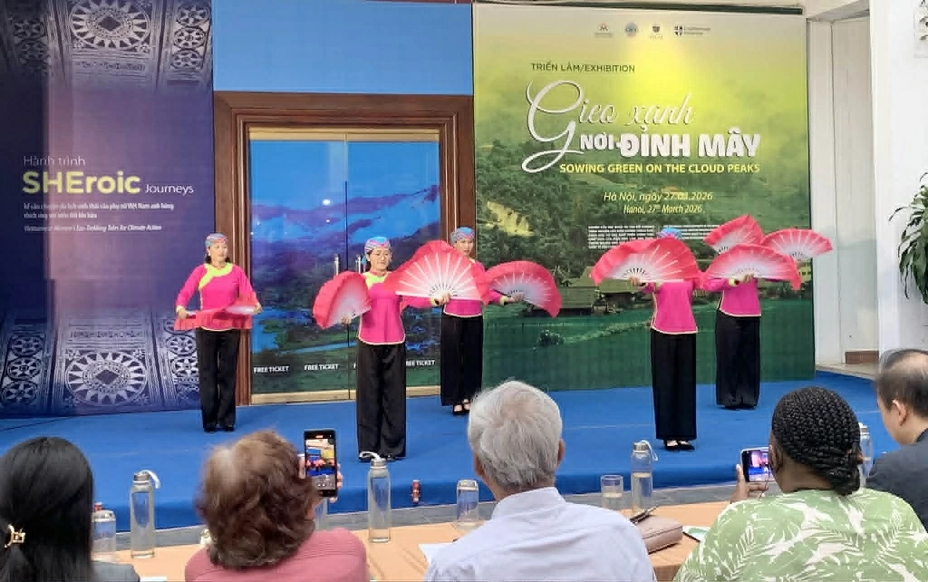 Chuyện về những người phụ nữ Gieo xanh nơi đỉnh mây