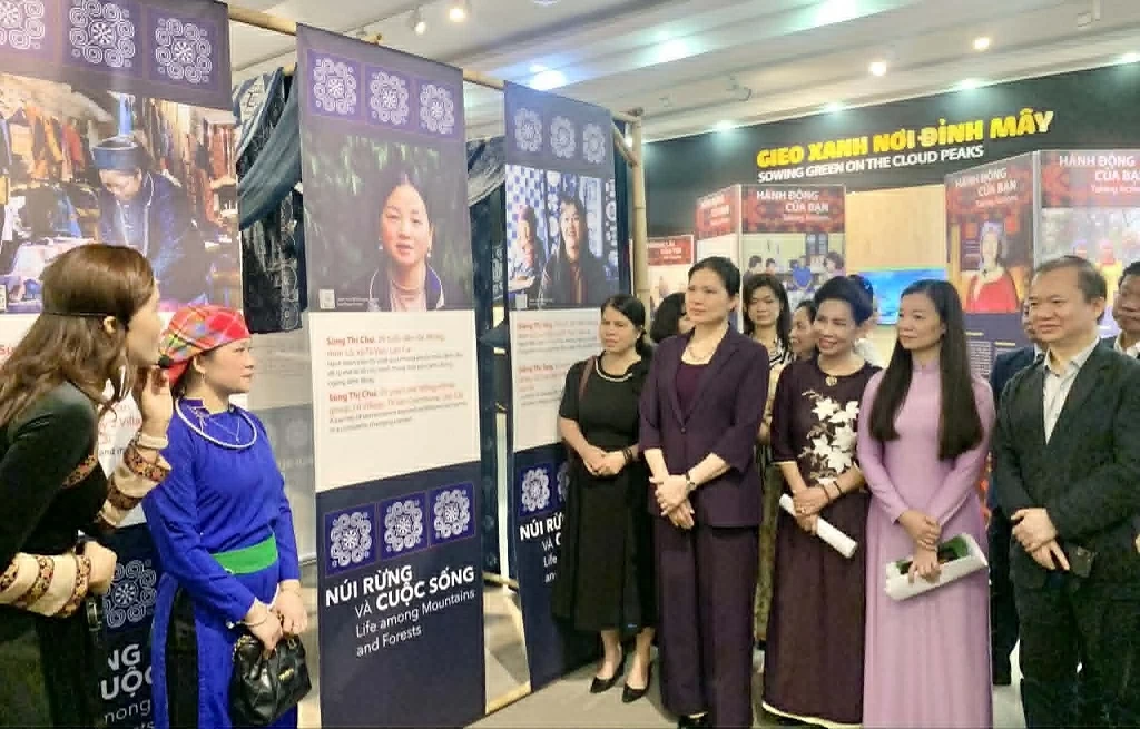 Chuyện về những người phụ nữ Gieo xanh nơi đỉnh mây
