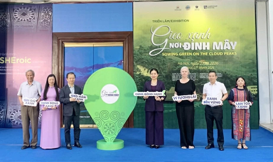 Chuyện về những người phụ nữ Gieo xanh nơi đỉnh mây