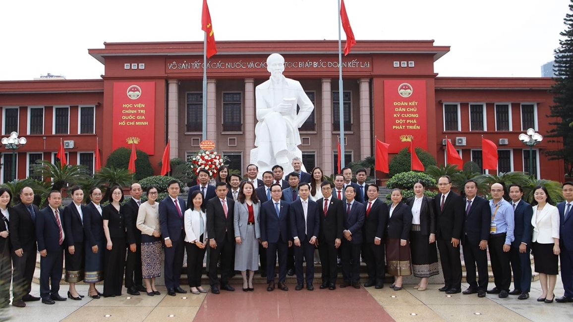 Bế mạc Chương trình Lãnh đạo cao cấp Lào lần đầu tổ chức tại Việt Nam