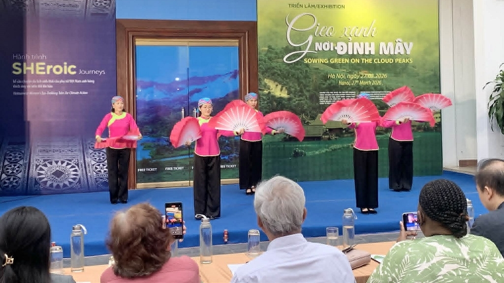 Chuyện về những người phụ nữ 'Gieo xanh nơi đỉnh mây'