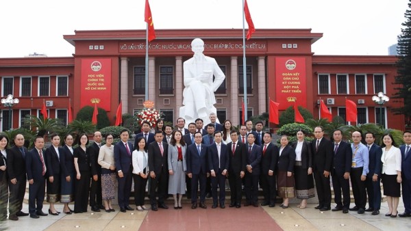 Bế mạc Chương trình Lãnh đạo cao cấp Lào lần đầu tổ chức tại Việt Nam