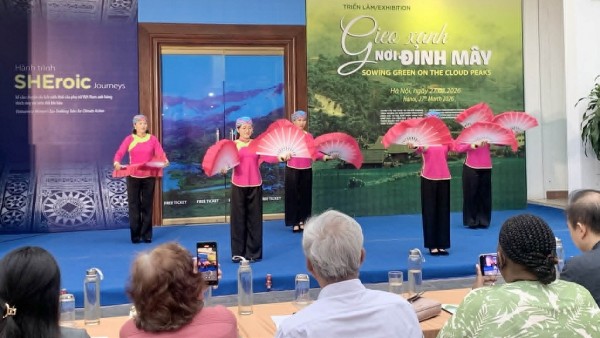 Chuyện về những người phụ nữ 'Gieo xanh nơi đỉnh mây'