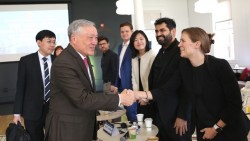 Phó Thủ tướng Thường trực Nguyễn Hòa Bình dự Tọa đàm tài chính và công nghệ Việt Nam-Hoa Kỳ