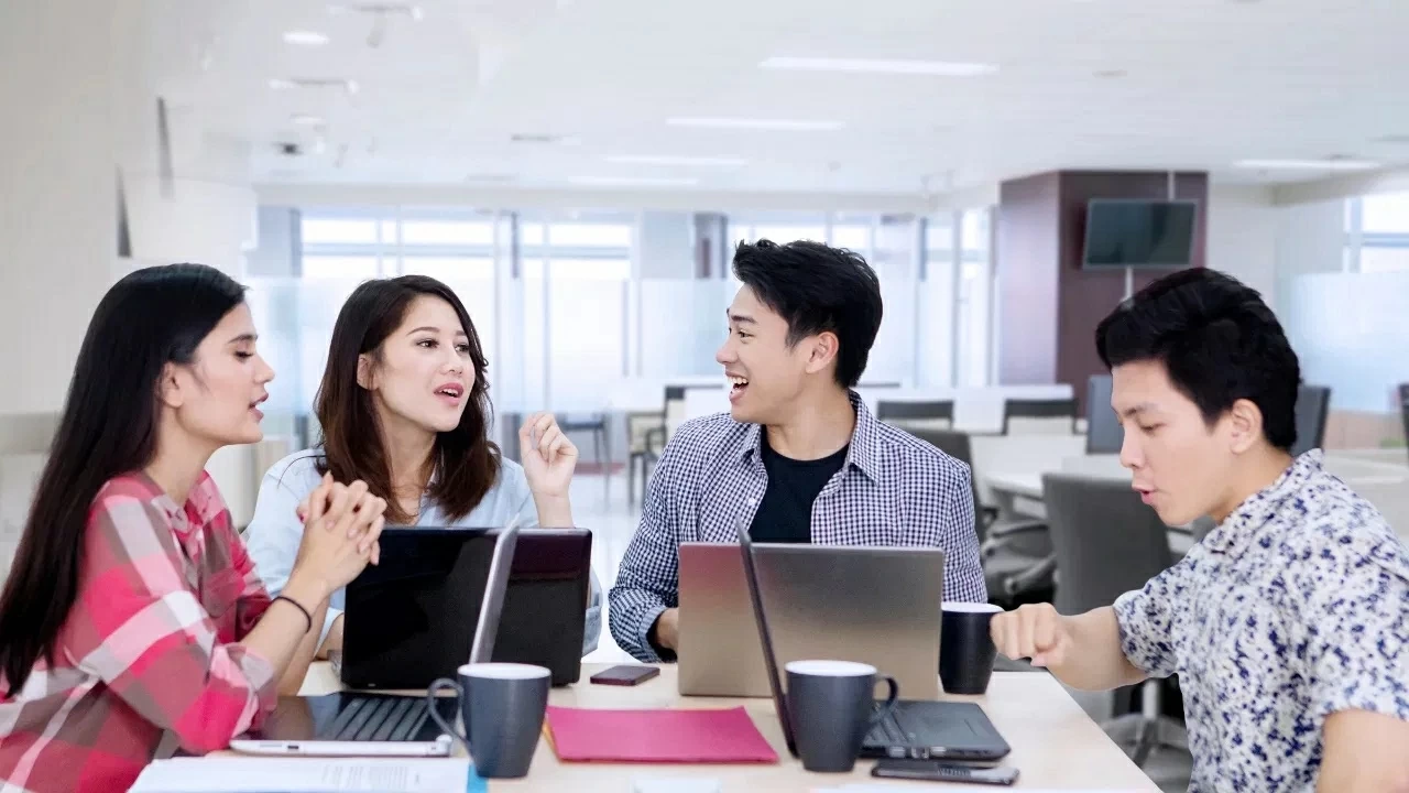 Kỷ nguyên Gen Z: Doanh nghiệp bước vào 'cuộc tái cấu trúc' lực lượng lao động từ 2026 Kỷ nguyên Gen Z: Doanh nghiệp bước vào 'cuộc tái cấu trúc' lực lượng lao động từ 2026