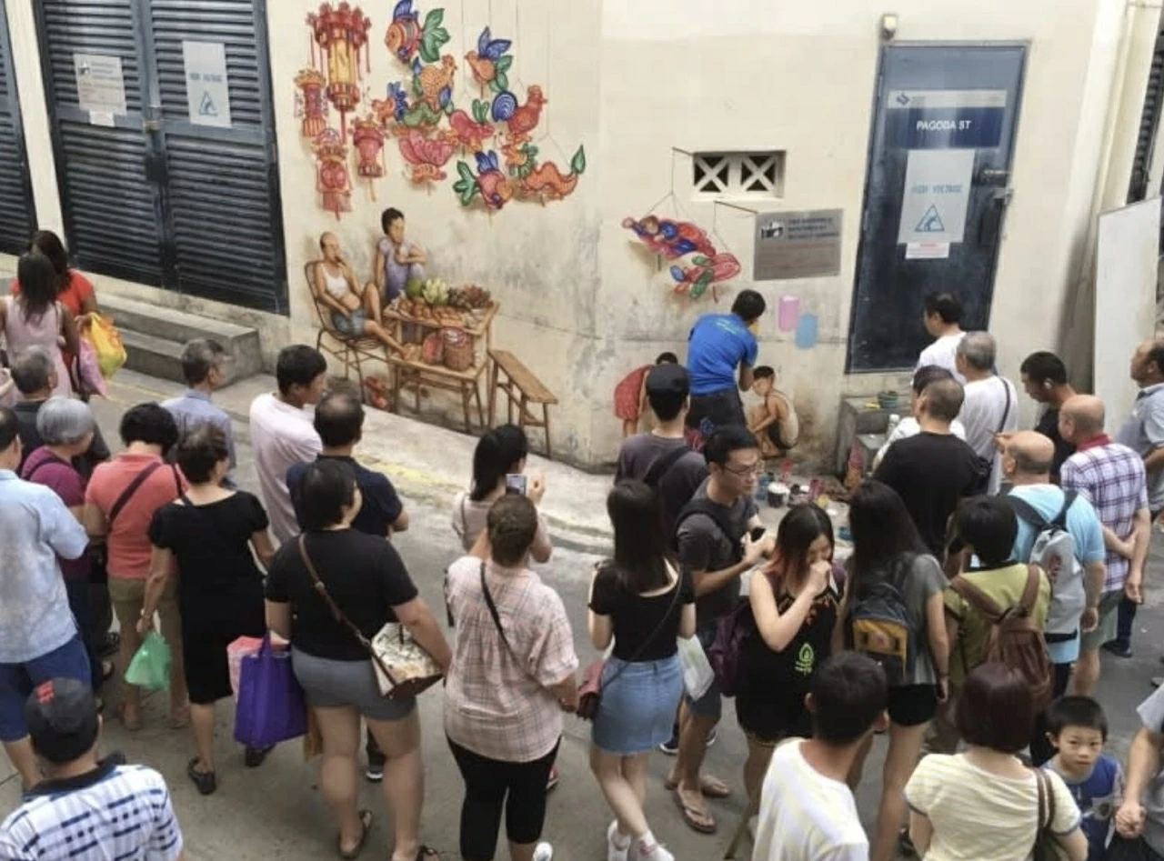 Những bức tranh tường mang đậm chất hoài cổ đang thu hút sự chú ý trên toàn thế giới
