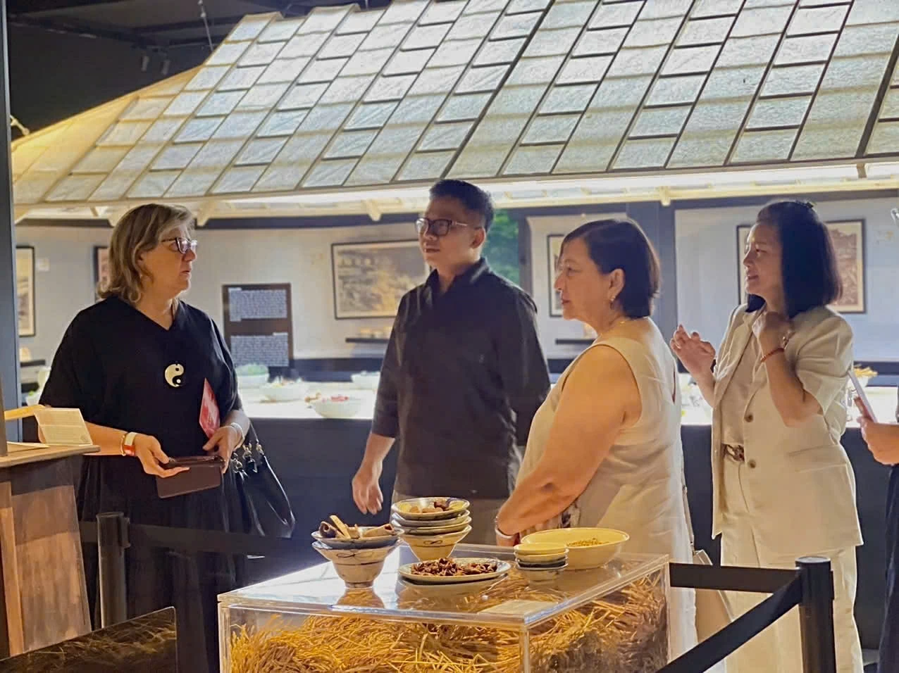 Theo dấu chân Bác Hồ tại Bulgaria, Hungary và Rumani - Lan tỏa   giá trị di sản Hồ Chí Minh trong thời đại mới