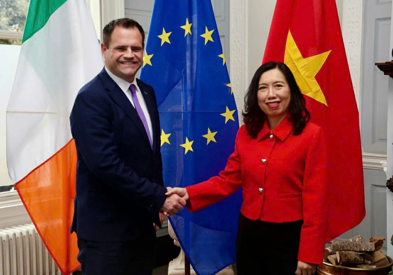 Thứ trưởng Ngoại giao Lê Thị Thu Hằng tham vấn chính trị,   thăm và làm việc tại Ireland