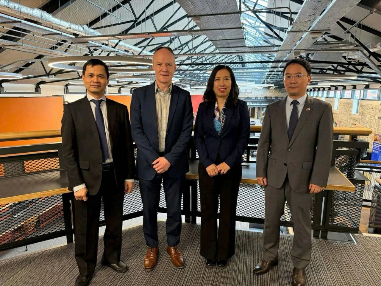 Thứ trưởng Ngoại giao Lê Thị Thu Hằng tham vấn chính trị,   thăm và làm việc tại Ireland