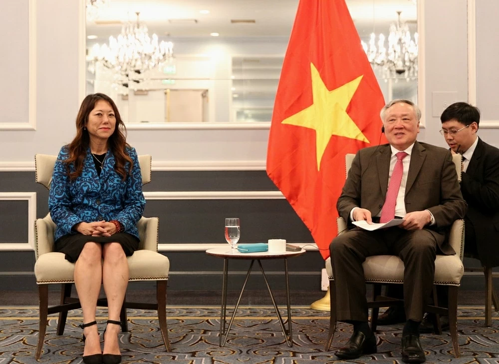 Phó Thủ tướng Thường trực Chính phủ Nguyễn Hòa Bình Phó Thủ tướng Thường trực Chính phủ Nguyễn Hòa Bình
