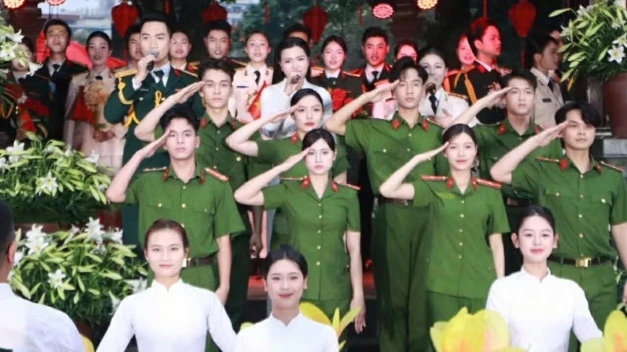 Các nghệ sĩ đem đến những tiết mục nghệ thuật chất lượng cao. (Ảnh: Giang Nam)