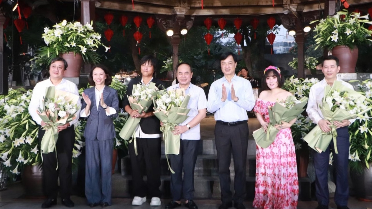 'Hà Nội bình yên' – đêm nhạc lan tỏa cảm xúc tại Thủ đô