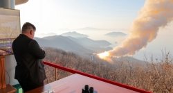 Chủ tịch Triều Tiên giám sát thử động cơ tên lửa nhiên liệu rắn lực đẩy cao