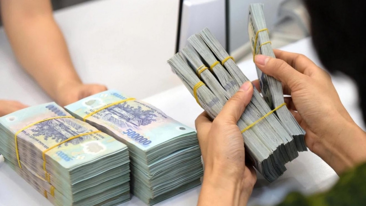 Lãi suất huy động tăng mạnh: Áp lực thanh khoản và cuộc đua vốn nóng lên