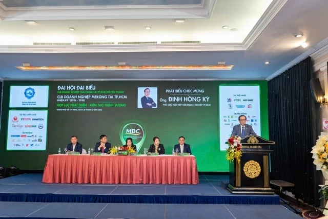 Phó Chủ tịch Hiệp hội Doanh nghiệp TP.HCM Đinh Hồng Kỳ phát biểu chúc mừng Đại hội.