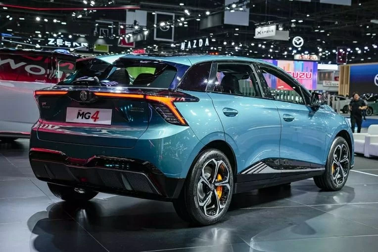 Phiên bản cao cấp X Long Range ghi nhận sự cải thiện mạnh mẽ về động cơ. Phiên bản cao cấp X Long Range ghi nhận sự cải thiện mạnh mẽ về động cơ.