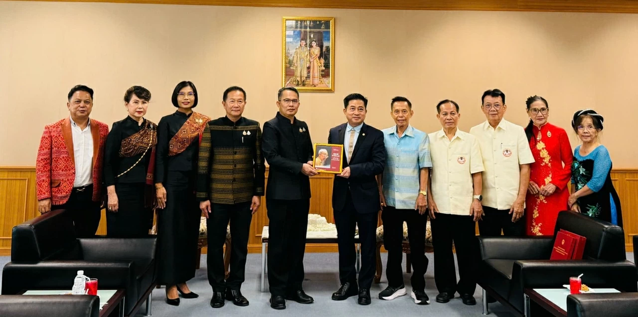 Kalasin sẽ tăng cường phối hợp với Tổng Lãnh sự quán Việt Nam, thúc đẩy hợp tác địa phương với Việt Nam trong các lĩnh vực tiềm năng. Kalasin sẽ tăng cường phối hợp với Tổng Lãnh sự quán Việt Nam, thúc đẩy hợp tác địa phương với Việt Nam trong các lĩnh vực tiềm năng.