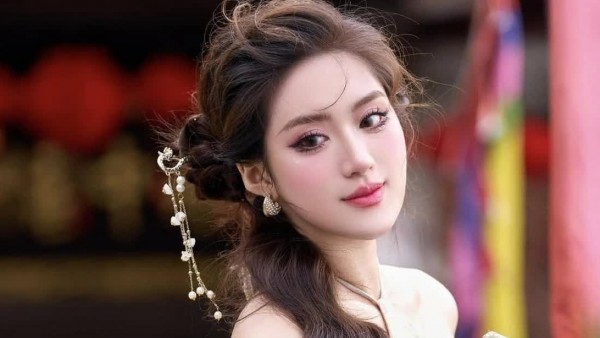 Ngắm nhan sắc rạng rỡ của Hoa hậu Thế giới Việt Nam 2025 Phan Phương Oanh