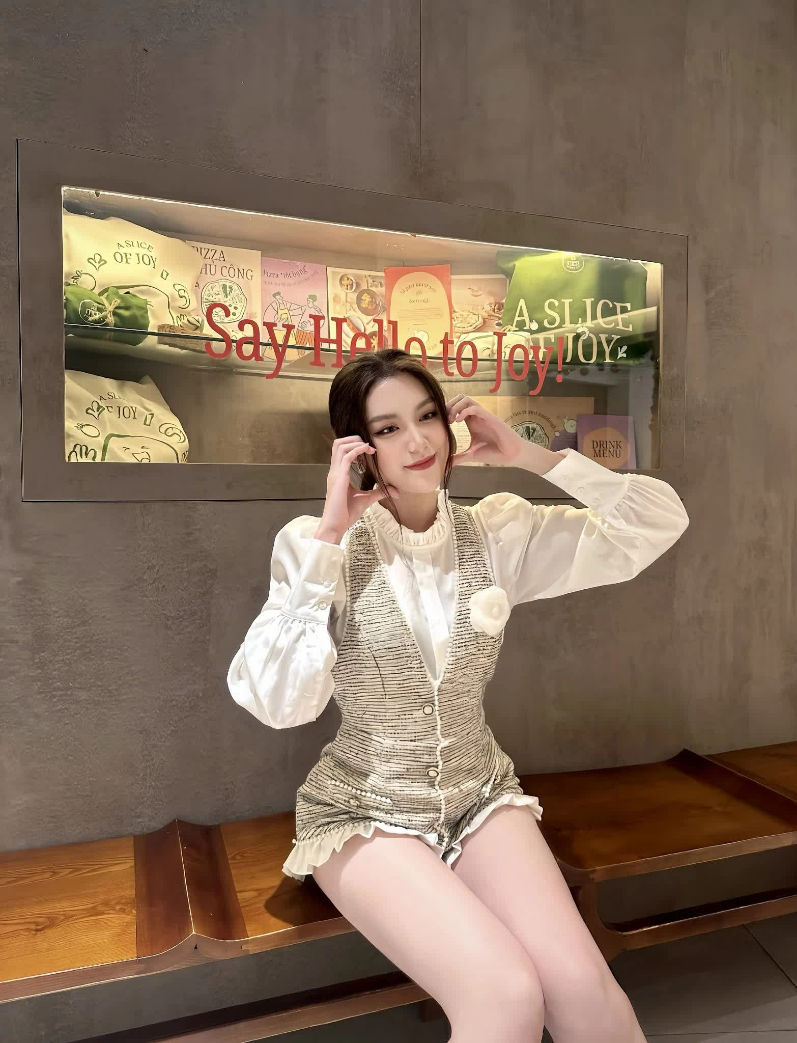 Nhan sắc Hoa hậu Phan Phương Oanh