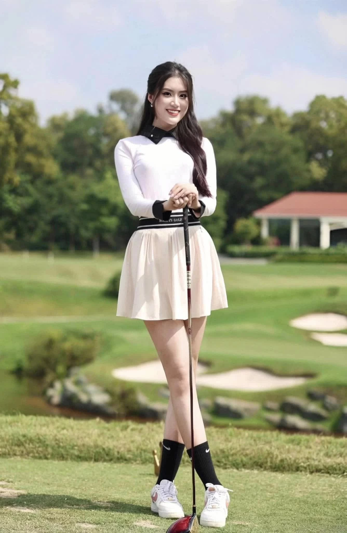 Nhan sắc Hoa hậu Phan Phương Oanh