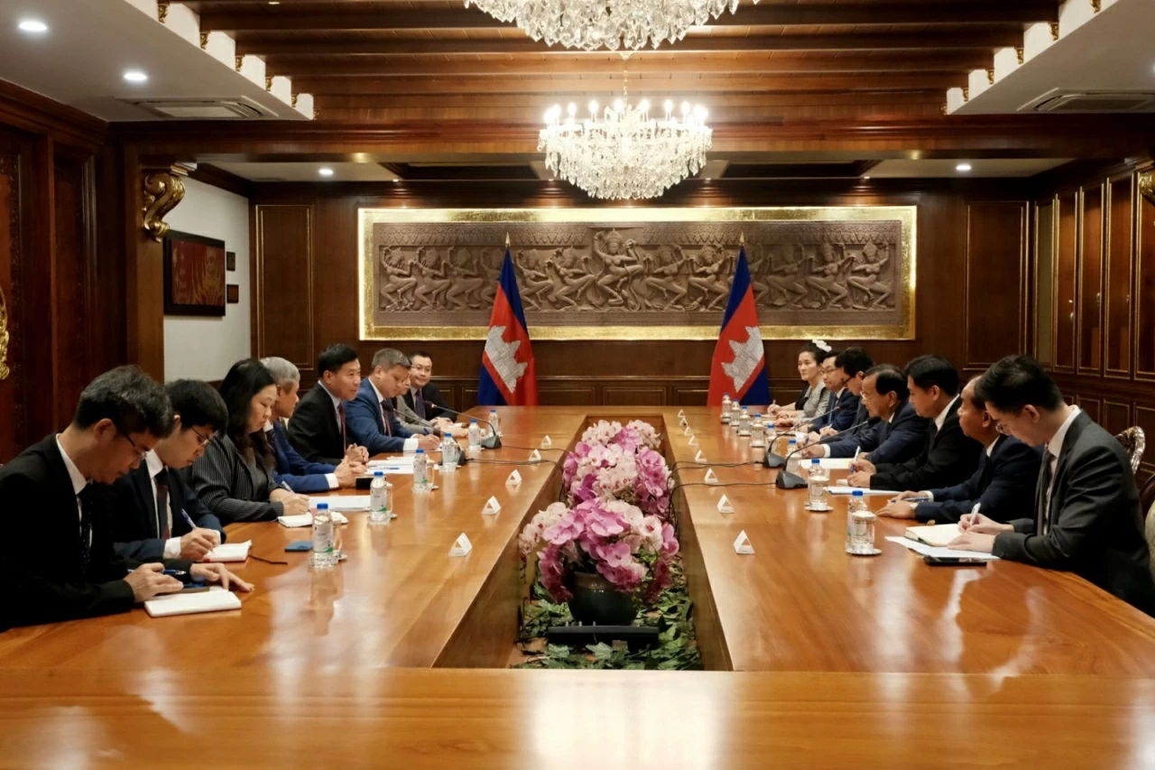 Ủy viên Trung ương Đảng, Phó Bí thư Thường trực Đảng ủy Bộ, Thứ trưởng Bộ Ngoại giao Nguyễn Mạnh Cường thăm, làm việc tại Campuchia