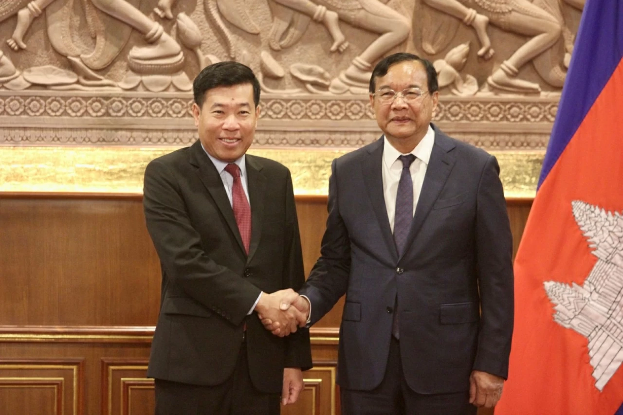 Ủy viên Trung ương Đảng, Phó Bí thư Thường trực Đảng ủy Bộ, Thứ trưởng Bộ Ngoại giao Nguyễn Mạnh Cường thăm, làm việc tại Campuchia