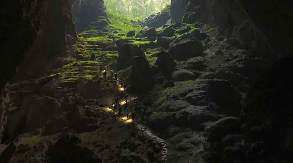 Báo quốc tế ngợi ca cảnh quan ngoạn mục đến siêu thực của hang Sơn Đoòng Báo quốc tế ngợi ca cảnh quan ngoạn mục đến siêu thực của hang Sơn Đoòng