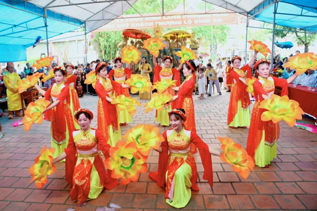 Khi văn hóa cần cú hích đủ mạnh để cất cánh Khi văn hóa cần cú hích đủ mạnh để cất cánh