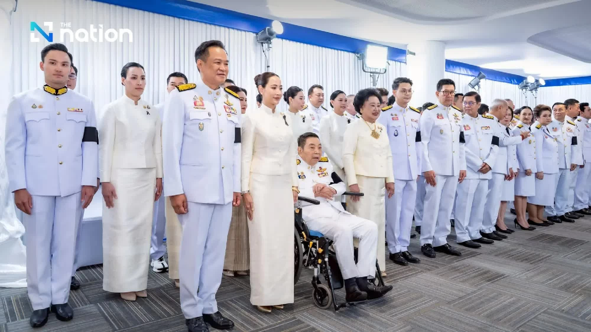 Thái Lan công bố nội các mới, cháu trai cựu Thủ tướng Thaksin Shinawatra được bổ nhiệ làm Phó Thủ tướng Thái Lan công bố nội các mới, cháu trai cựu Thủ tướng Thaksin Shinawatra được bổ nhiệm làm Phó Thủ tướng