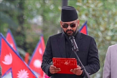 Ông Balendra Shah tuyên thệ nhậm chức Thủ tướng Nepal tại buổi lễ ở Kathmandu ngày 27/3/2026. Ảnh: THX/TTXVN