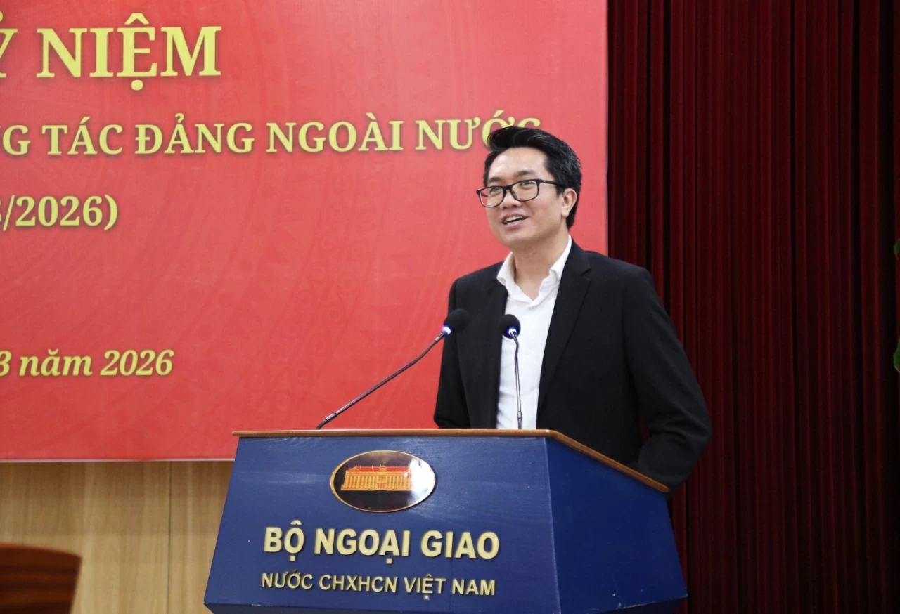 Đồng chí Ngô Bá Hoàng Hải, Phó Bí thư chuyên trách Đoàn Thanh niên Bộ bày tỏ lòng tri ân sâu sắc và sự kính trọng đối với các thế hệ đi trước