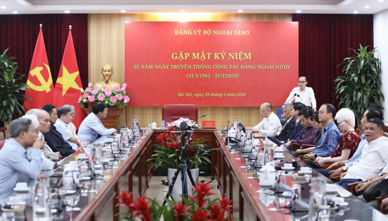 Kỷ niệm 65 năm công tác Đảng ngoài nước: Khẳng định vai trò trong bảo vệ Tổ quốc từ sớm, từ xa Kỷ niệm 65 năm công tác Đảng ngoài nước: Khẳng định vai trò trong bảo vệ Tổ quốc từ sớm, từ xa