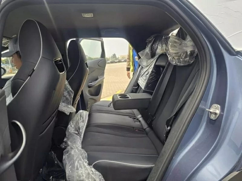 BYD Dolphin 2026 được bổ sung cảm biến phía trước, hệ thống cảnh báo áp suất lốp và đặc biệt là gói ADAS. 