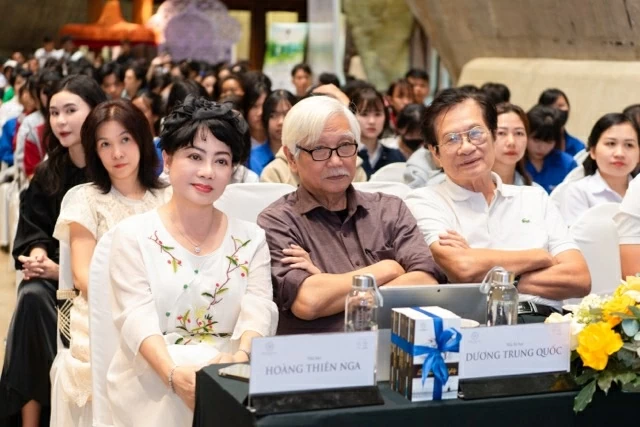 Hành trình từ Trái tim: Hun đúc khát vọng lớn cho thanh niên Việt Hành trình từ Trái tim: Hun đúc khát vọng lớn cho thanh niên Việt