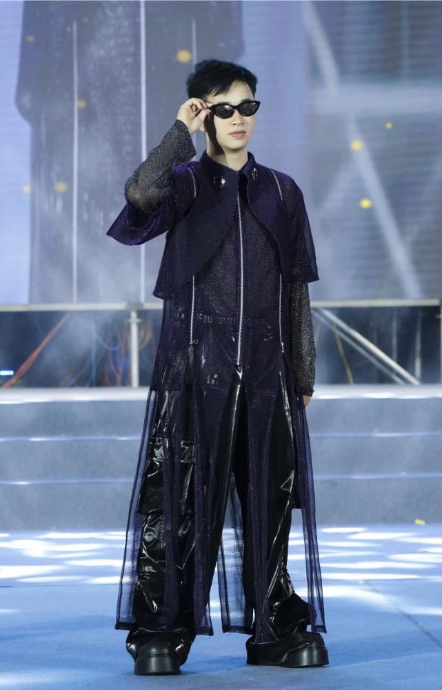 Kiều Vũ Nhật Anh chinh phục Giải thưởng Nam Ca sĩ được Yêu Thích Nhất tại Búp Sen Vàng Kiều Vũ Nhật Anh chinh phục Giải thưởng Nam Ca sĩ được Yêu Thích Nhất tại Búp Sen Vàng