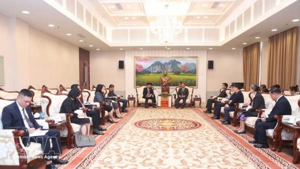 Party Central Committee Member, Deputy FM Nguyen Manh Cuong pays a working visit to Laos